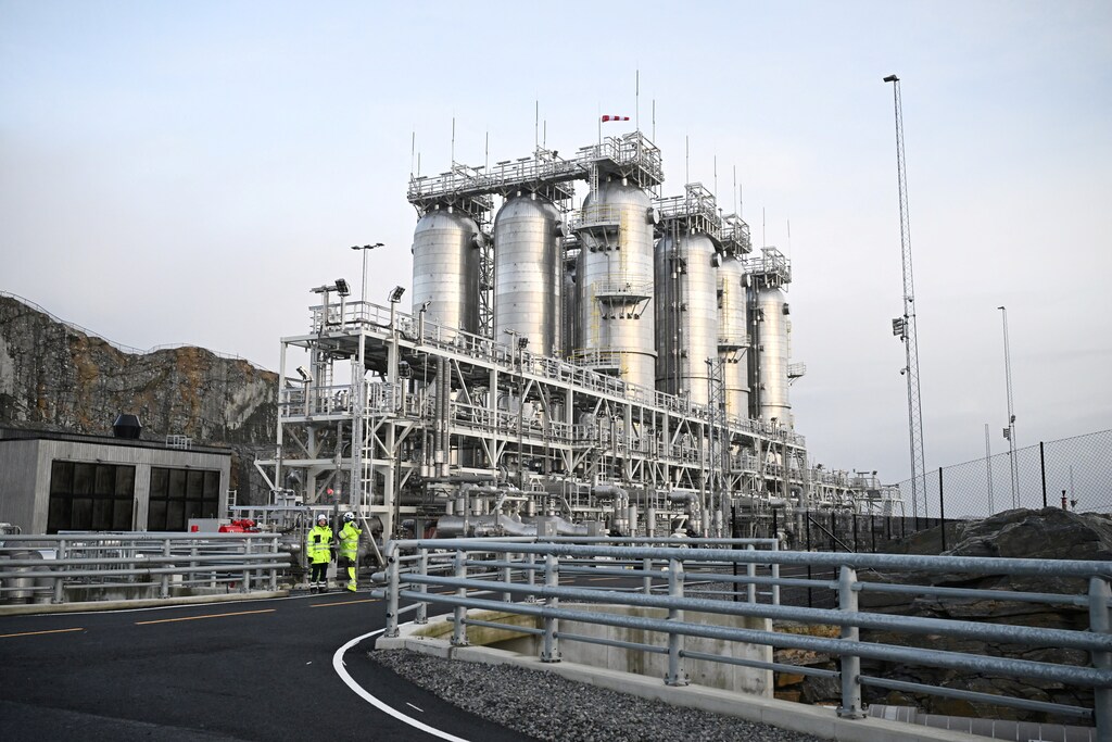 Carbon capture and storage (CCUS) technologies will be key to the decarbonization of sectors such as cement.