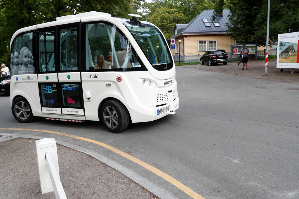 15 electric driverless buses will be programmed to run 24 hours a day in the Swiss city of Geneva in 2025.