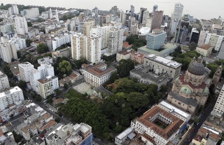 An aerial view shows Porto Alegre city April 6, 2014. Porto Alegre is one of the host cities for the 2014 World Cup in Brazil. REUTERS/Edison Vara (BRAZIL - Tags: SPORT SOCCER WORLD CUP CITYSCAPE)