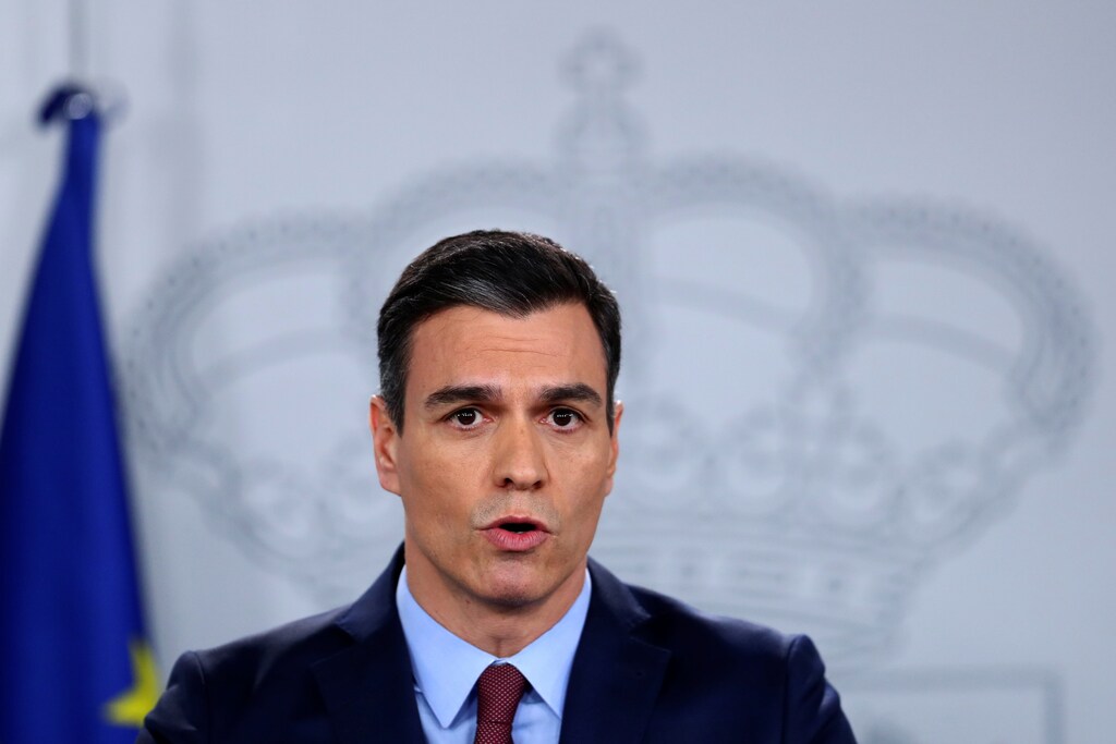 El presidente del gobierno español, Pedro Sánchez, habla durante una conferencia de prensa después de participar en una teleconferencia con los líderes europeos en el Palacio de la Moncloa en Madrid, España, el 10 de marzo de 2020.
