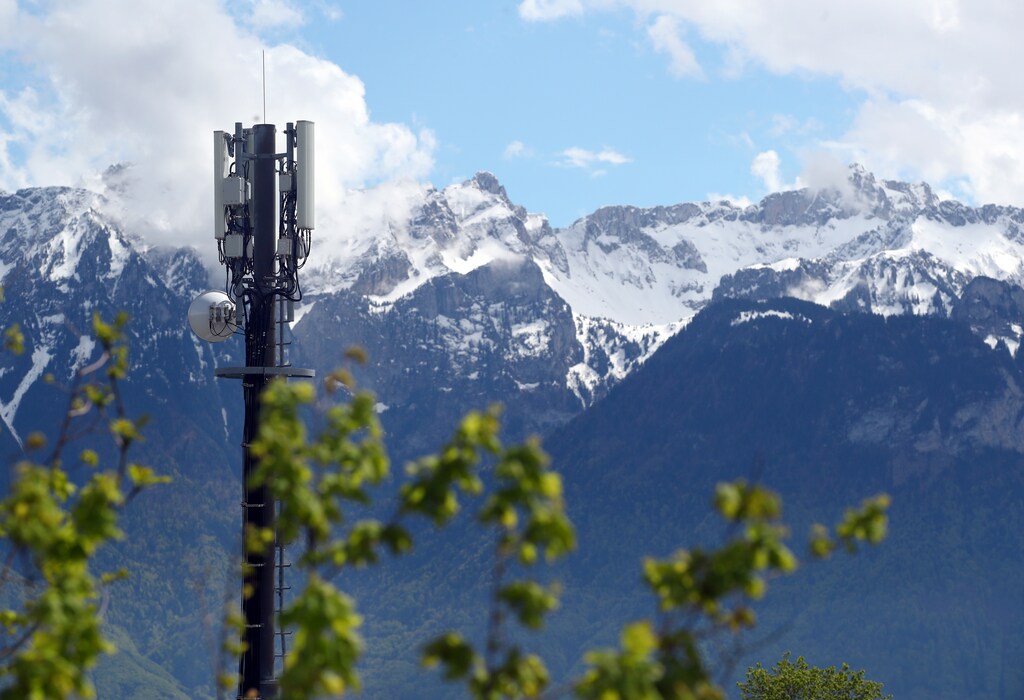 A telecommunication mast for mobile phones and data is pictured near Chexbres, Switzerland, April 26, 2019. REUTERS/Denis Balibouse - RC11850BBC70
