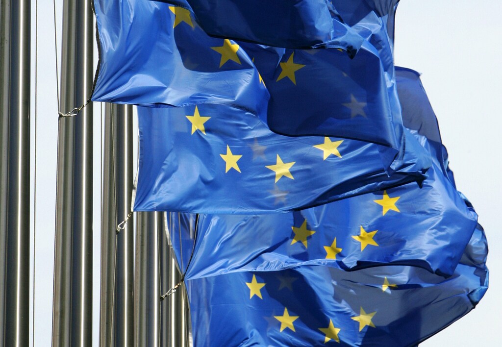 economics development financing finance aid help grant bank banking development investment europe eu european union
