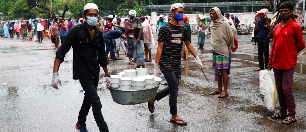 Bangladesh está luchando contra una crisis tanto sanitaria como económica.