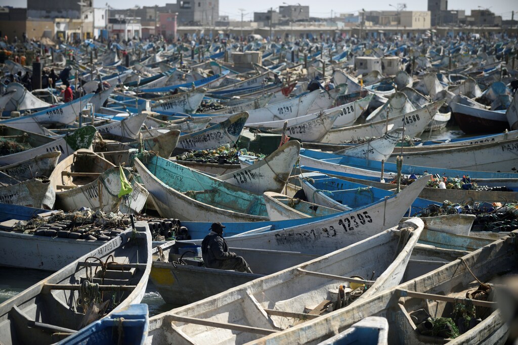 Artisanal fishing boats moored in the harbour at Nouadhibou, Mauritania, April 14, 2018. Picture taken April 14, 2018. To match Special Report OCEANS-TIDE/SARDINELLA REUTERS/Sylvain Cherkaoui - RC1A74D338F0