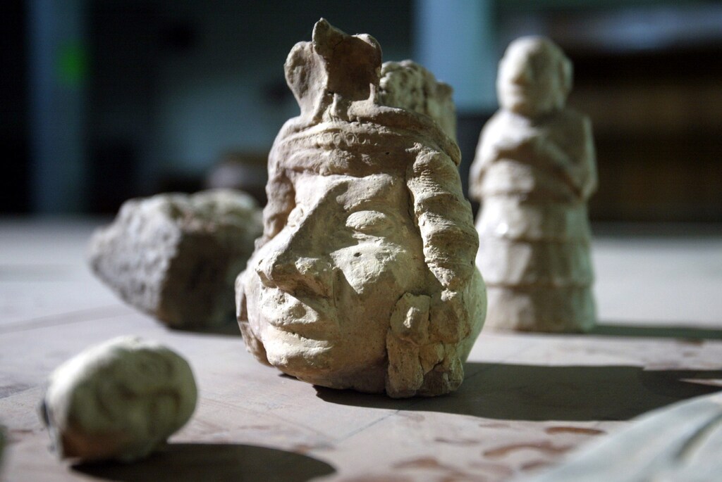 Recently recovered artifacts are accounted for at the " Iraq Museum" in Baghdad, May 4, 2003. Museum staff have confirmed 27 pieces are still missing after looters entered the premises in the early hours after the fall of Baghdad. The museum's collection included Sumerian, Akkadian, Babylonian, Assyrian, Chaldean and Abbasid artifacts. - PBEAHUOPWCS
