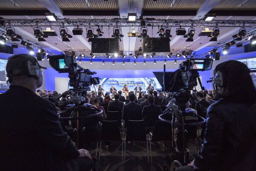 Camerateam during the Session "Global Markets in a Fractured World" at the Annual Meeting 2018 of the World Economic Forum in Davos, January 23, 2018.Copyright by World Economic Forum / Faruk Pinjo
