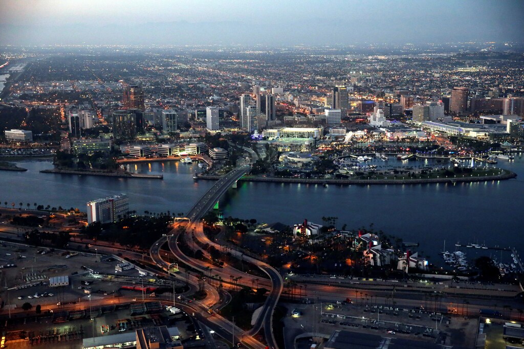The city of Long Beach is seen at dusk, California, U.S., September 8, 2016. REUTERS/Lucy Nicholson - RTX2ORMH