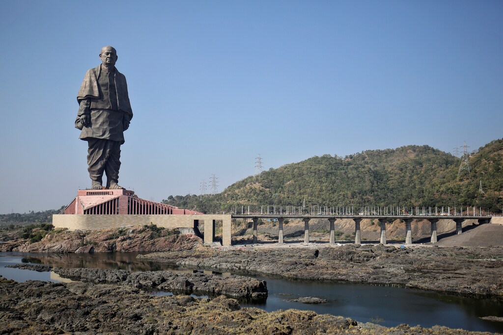 General view of the "Statue of Unity" portraying Sardar Vallabhbhai Patel, one of the founding fathers of India, during its inauguration in Kevadia, in the western state of Gujarat, India, October 31, 2018. REUTERS/Amit Dave - RC1680549FB0