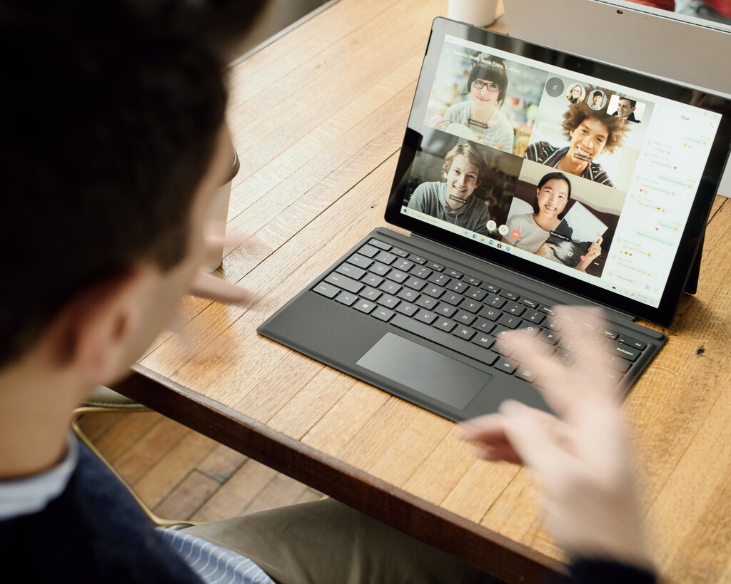 Intercultural skills; virtual meeting; global workforce
