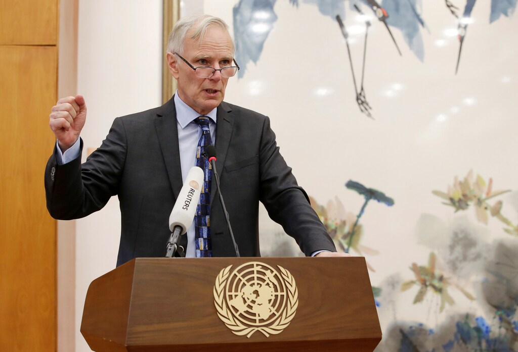Philip Alston, the U.N.'s special rapporteur on extreme poverty and human rights, attends a news conference in Beijing, China, August 23, 2016. REUTERS/Jason Lee - S1BETXBFZLAB