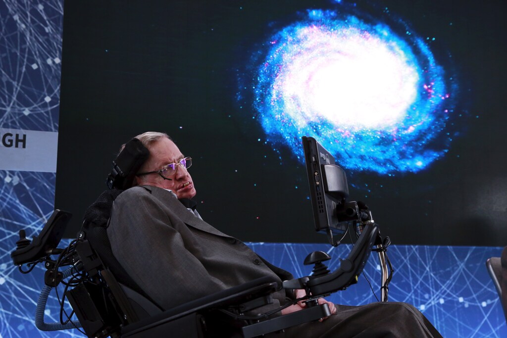 Physicist Stephen Hawking sits on stage during an announcement of the Breakthrough Starshot initiative with investor Yuri Milner in New York April 12, 2016. REUTERS/Lucas Jackson - GF10000380231
