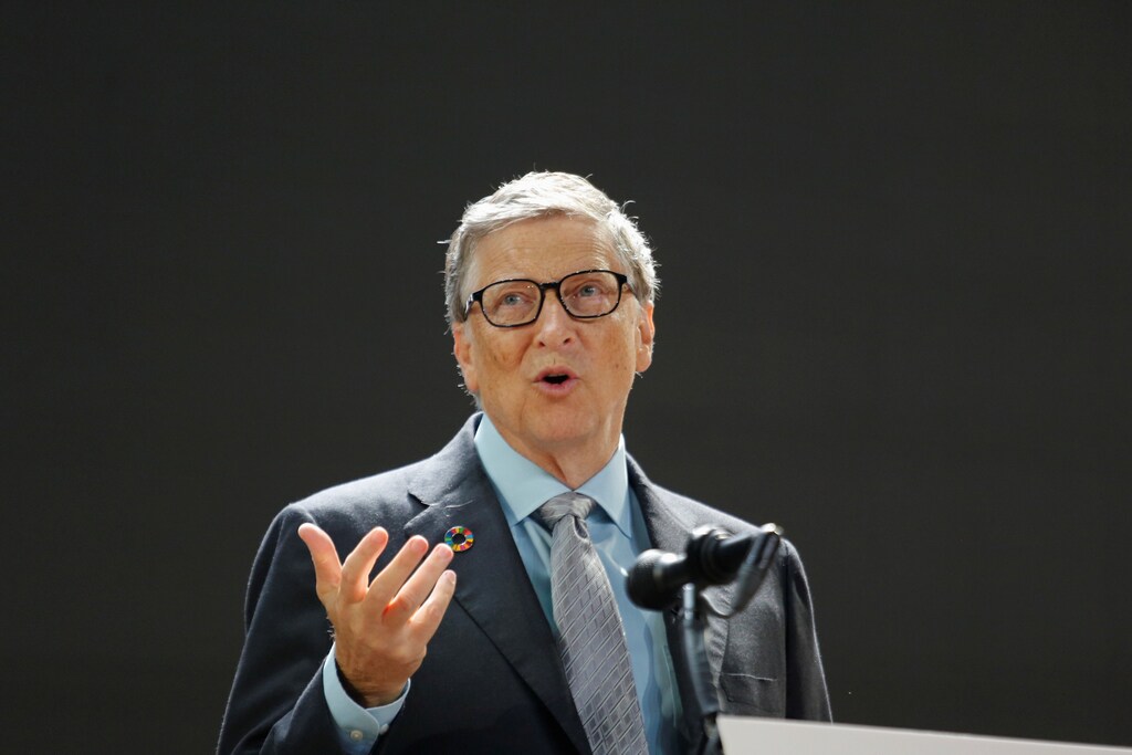 Bill Gates speaks at the Bill and Melinda Gates Foundation Goalkeepers event in Manhattan, New York, U.S., September 20, 2017. REUTERS/Elizabeth Shafiroff - RC12B22D4470