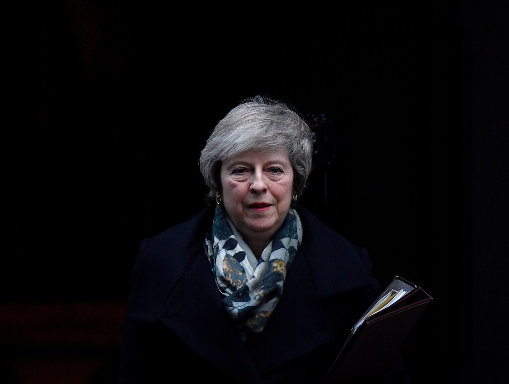 Britain's Prime Minister Theresa May leaves 10 Downing Steet in London, Britain, December 17, 2018. REUTERS/Toby Melville TPX IMAGES OF THE DAY - RC12FA3F7790