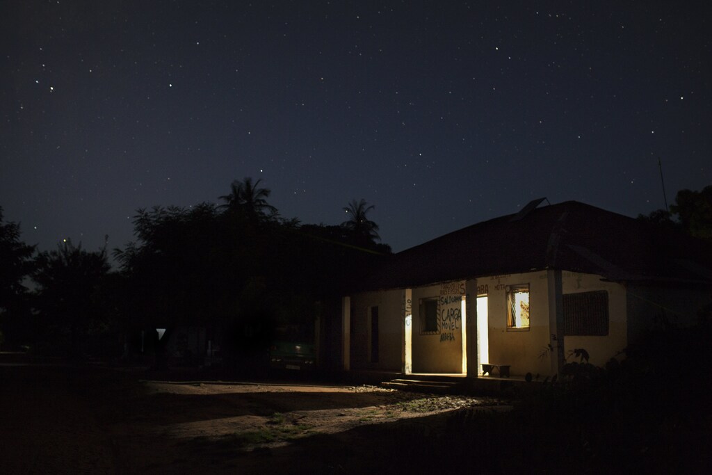 Candles illuminate a house due to lack of electricity on the island of Bolama, Guinea-Bissau November 4, 2012. Established in 1890, Bolama was the first Portuguese colonial capital of Guinea-Bissau. In 1941 the Portuguese moved to the present capital, Bissau. Picture taken November 4, 2012. REUTERS/Joe Penney (GUINEA-BISSAU - Tags: POLITICS SOCIETY) ATTENTION EDITORS: PICTURE 20 OF 40 FOR PACKAGE 'THE WEIGHT OF HISTORY'SEARCH 'PENNEY HISTORY' FOR ALL IMAGES - RTR3AN8R