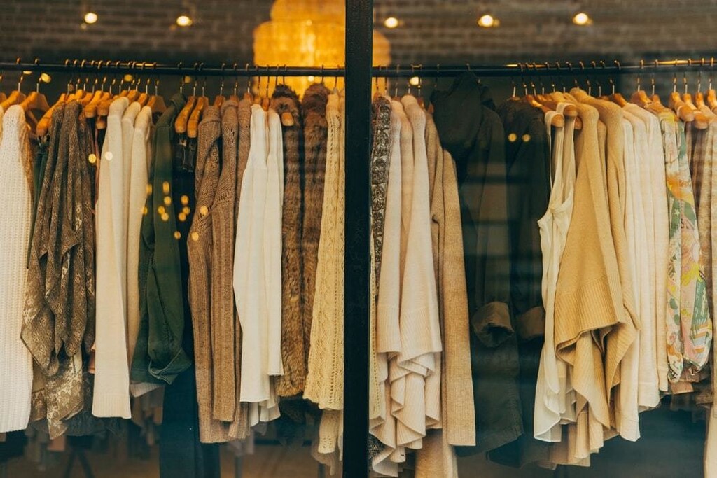 renting-clothes-fashion