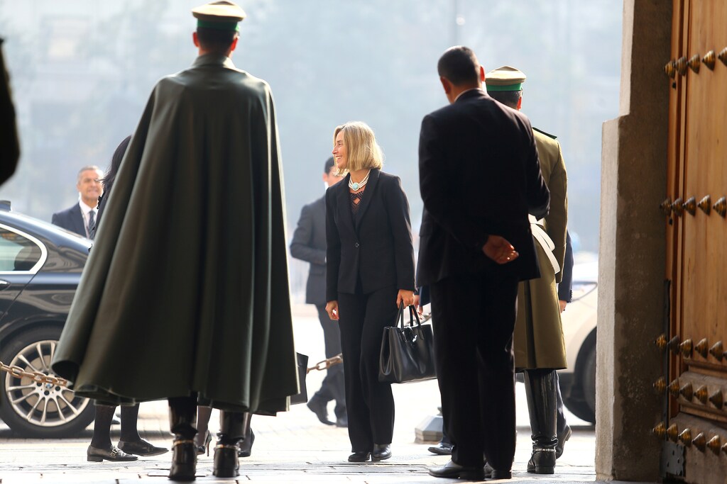 European Union foreign policy chief Federica Mogherini arrives at the government house to meet with Chile's president Michelle Bachelet in Santiago, Chile May 30, 2017. REUTERS/Ivan Alvarado - RC1BB38770D0