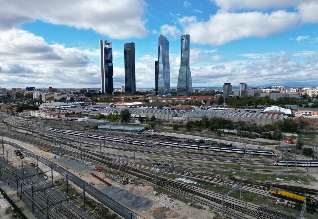 スペイン、マドリードのチャマルティン駅は、都市がフィジカルAIを活用して移動を効率化する方法の例を示しています。