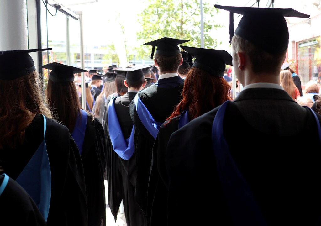 Sixty percent of full-time college students fail to complete four-year courses.