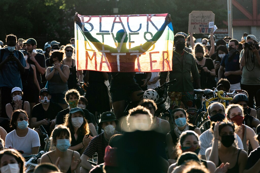 Manifestantes de todo el mundo salieron a las calles.