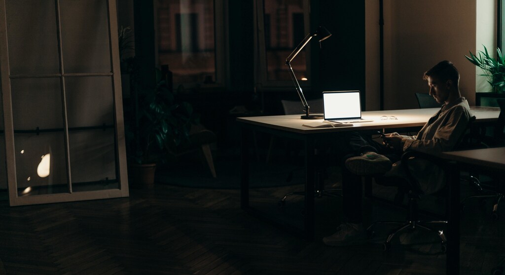 Here are four '5-to-9' habits that could be effecting your productivity the next day.