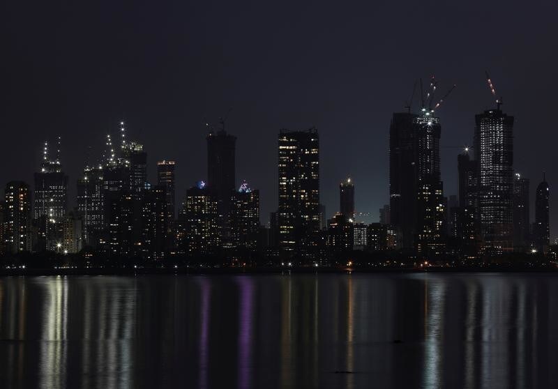 A general view of Mumbai's central financial district, India, November 22, 2017. REUTERS/Danish Siddiqui - RC15D4468B90