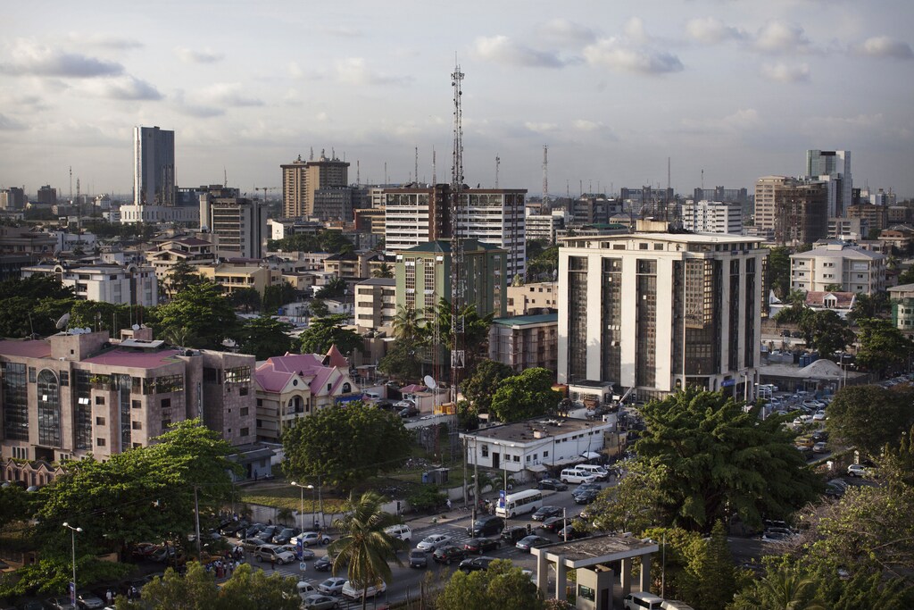 A view of buildings in the Victoria Island district of Lagos October 29, 2013. REUTERS/Joe Penney (NIGERIA - Tags: CITYSCAPE ENVIRONMENT) - GM1E9AU0MFJ01