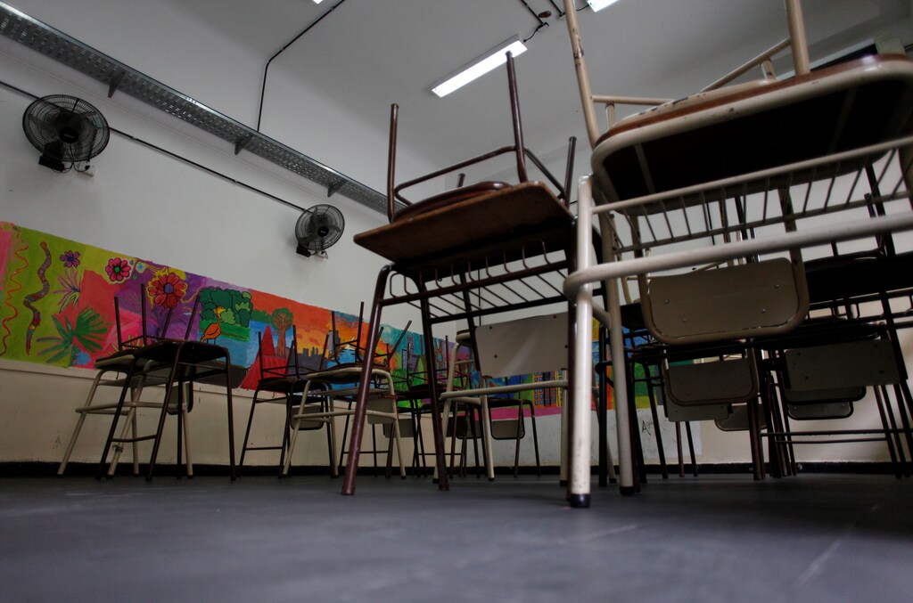 An empty classroom is seen at a public school during a national strike to demand better salaries in Buenos Aires, Argentina, July 3, 2018. REUTERS/Martin Acosta - RC1D5E961000
