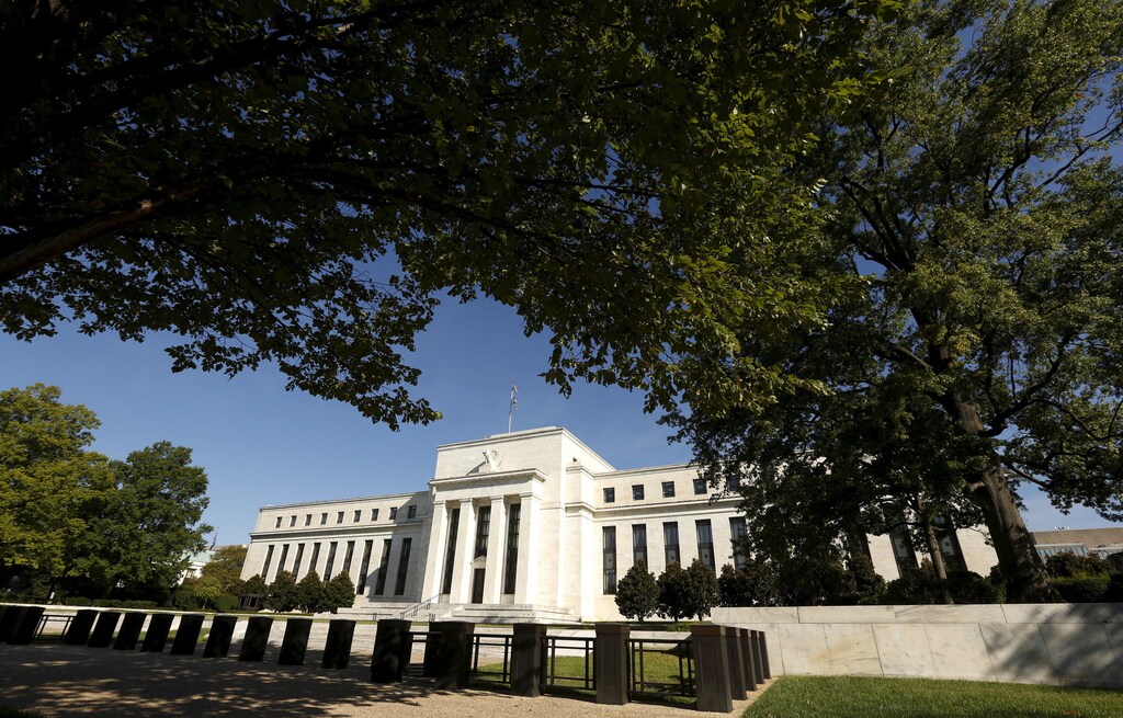 The Federal Reserve headquarters in Washington September 16 2015. The Federal Reserve, facing this week its biggest policy decision yet under Chair Janet Yellen, puts its credibility on the line regardless of whether it waits or raises interest rates for the first time in nearly a decade. REUTERS/Kevin Lamarque - RTS1E5X