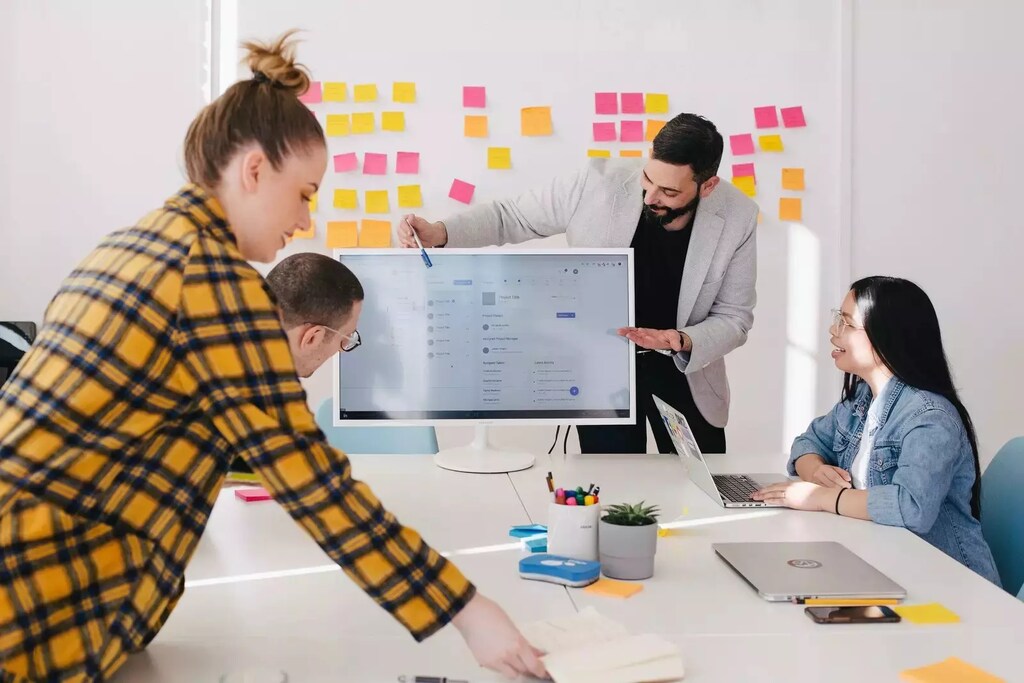 データおよび人工知能（AI）の普及に伴い、私たちの社会は認知経済の時代を迎えつつあります。