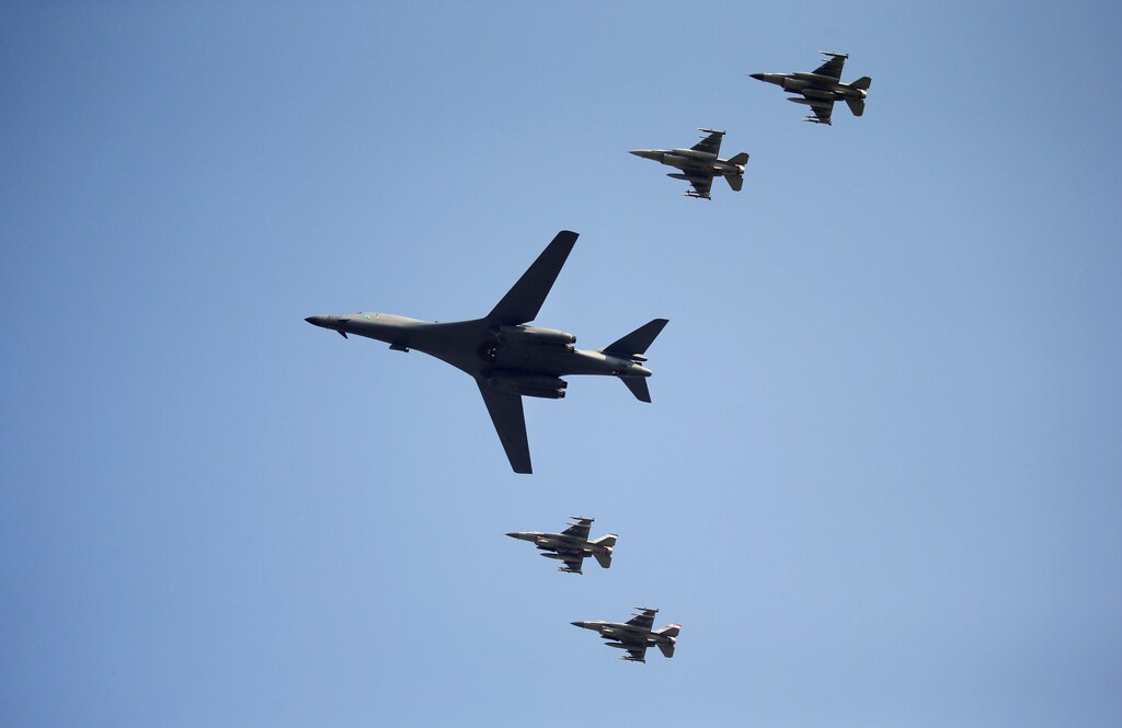 A U.S. Air Force B-1B bomber flies over Osan Air Base in Pyeongtaek, South Korea, September 13, 2016. REUTERS/Kim Hong-Ji TPX IMAGES OF THE DAY - RTSNGCM