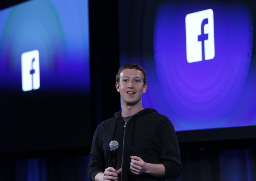 Mark Zuckerberg, Facebook's co-founder and chief executive speaks during a Facebook press event in Menlo Park, California, April 4, 2013. REUTERS/Robert Galbraith (UNITED STATES - Tags: BUSINESS SCIENCE TECHNOLOGY BUSINESS TELECOMS) - TM4E94410R901