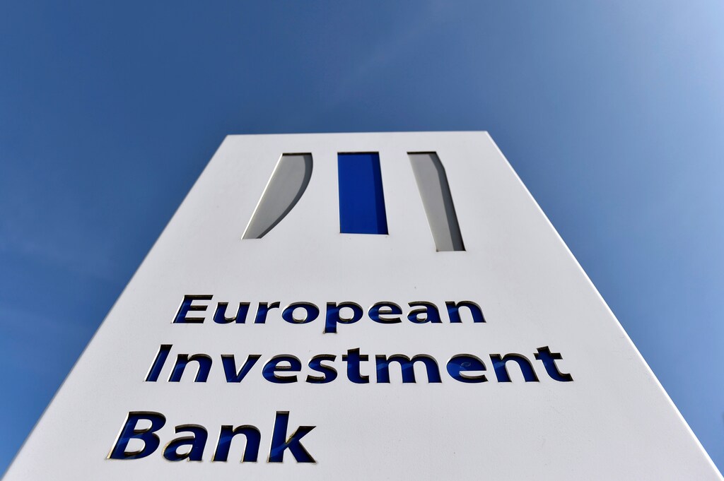 The logo of the European Investment Bank is pictured in the city of Luxembourg, Luxembourg, March 25, 2017. Reuters/Eric Vidal - RC1A38404FC0