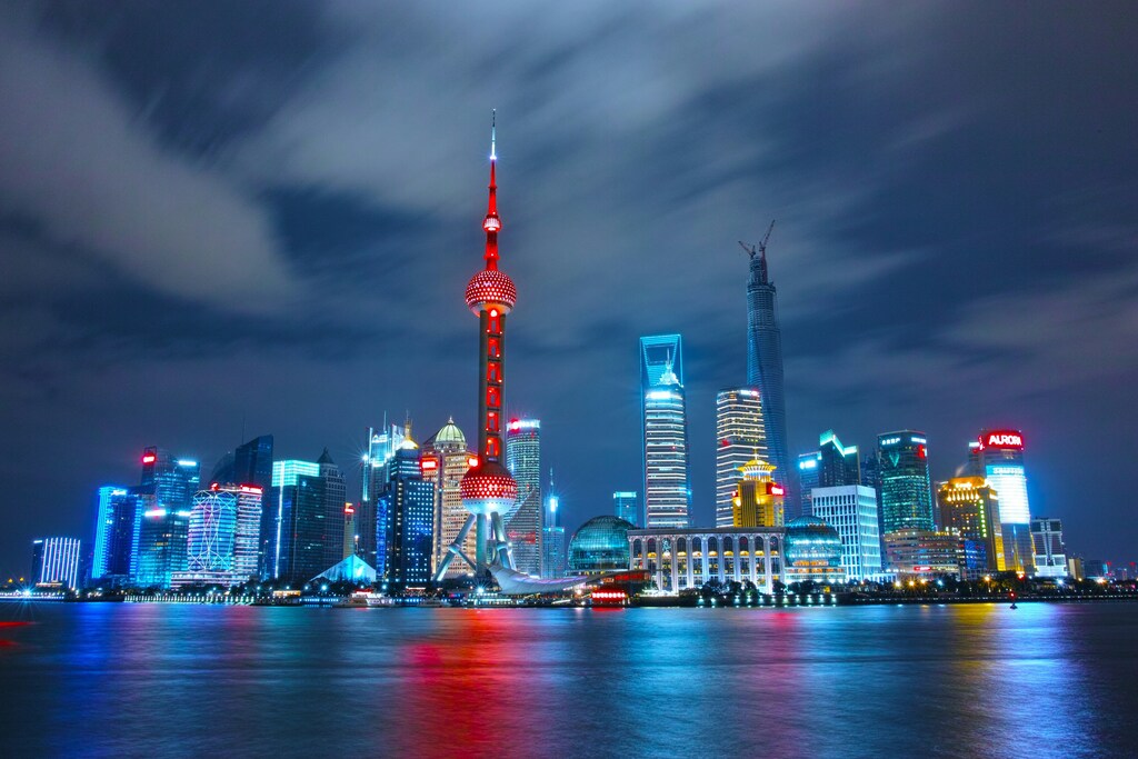A city scape of Wai Tan, Shanghai, China: Small and mid-sized businesses must invest to use AI effectively.