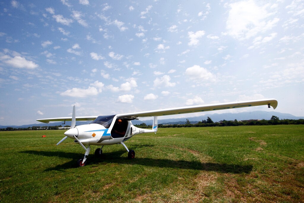 The first fully electric airplane on grass.