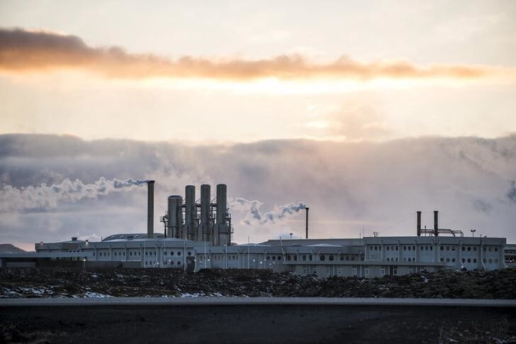 The Svartsengi geothermal power plant is seen on the Reykjanes peninsula near Reykjavik, March 23, 2015. Picture taken March 23. To match Insight ICELAND-ECONOMY/ REUTERS/Sigtryggur Johannsson