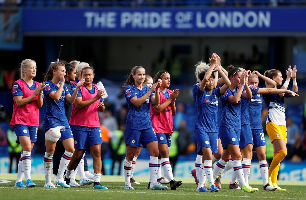 Soccer Football - Womens Super League - Chelsea v Tottenham Hotspur - Stamford Bridge, London, Britain - September 8, 2019 Chelsea players applaud fans after the match Action Images via Reuters/Paul Childs - RC199CC82900