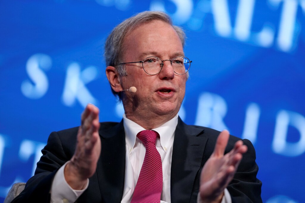 Eric Schmidt, chairman of Alphabet Inc., speaks during the SALT conference in Las Vegas, Nevada, U.S. May 17, 2017. REUTERS/Richard Brian - RTX36A29