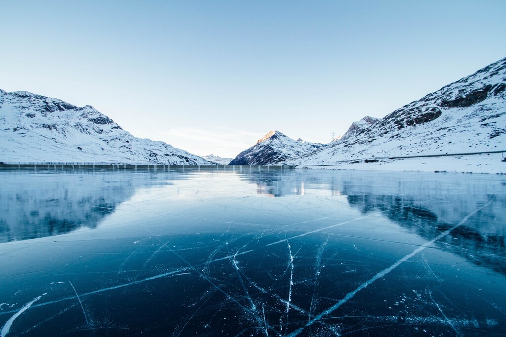 Swiss glaciers are melting at an alarming rate, with a 10% decrease in volume between 2022 and 2023.