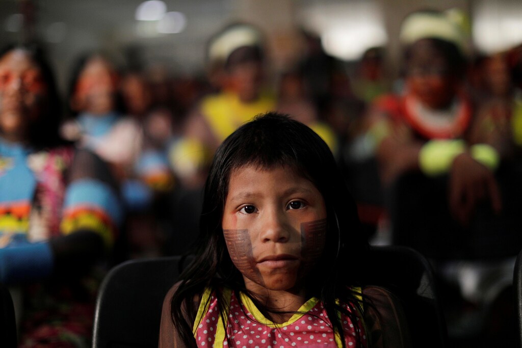 Indigenous people Xikrin of north Brazil participate in a session in the Brazil Supreme Court, that discusses the environmental impacts of a mining project on the Catete River that crosses the lands of the Xikrin Indian reservation, in Brasilia, Brazil, May 31, 2017. REUTERS/Ueslei Marcelino TPX IMAGES OF THE DAY - RTX38FVZ
