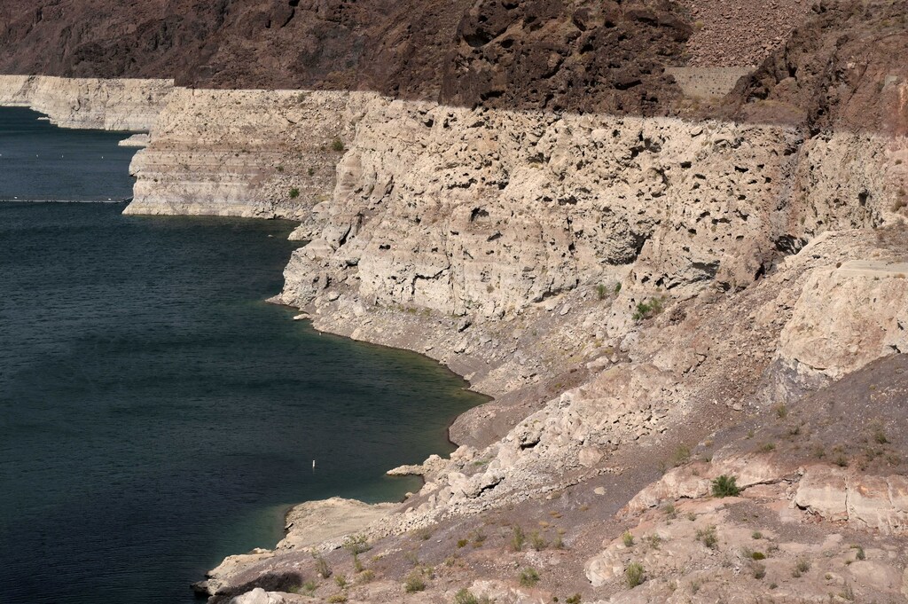 Low water levels due to drought are seen in the Hoover Dam reservoir of Lake Mead near Las Vegas, Nevada, U.S. June 9, 2021. Picture taken June 9, 2021. REUTERS/Bridget Bennett - RC2AXN96K2UI