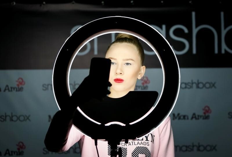 A model takes a selfie at the backstage, during Kazakhstan Fashion Week in Almaty, Kazakhstan October 11, 2017. REUTERS/Shamil Zhumatov TPX IMAGES OF THE DAY - RC1D11FB96C0