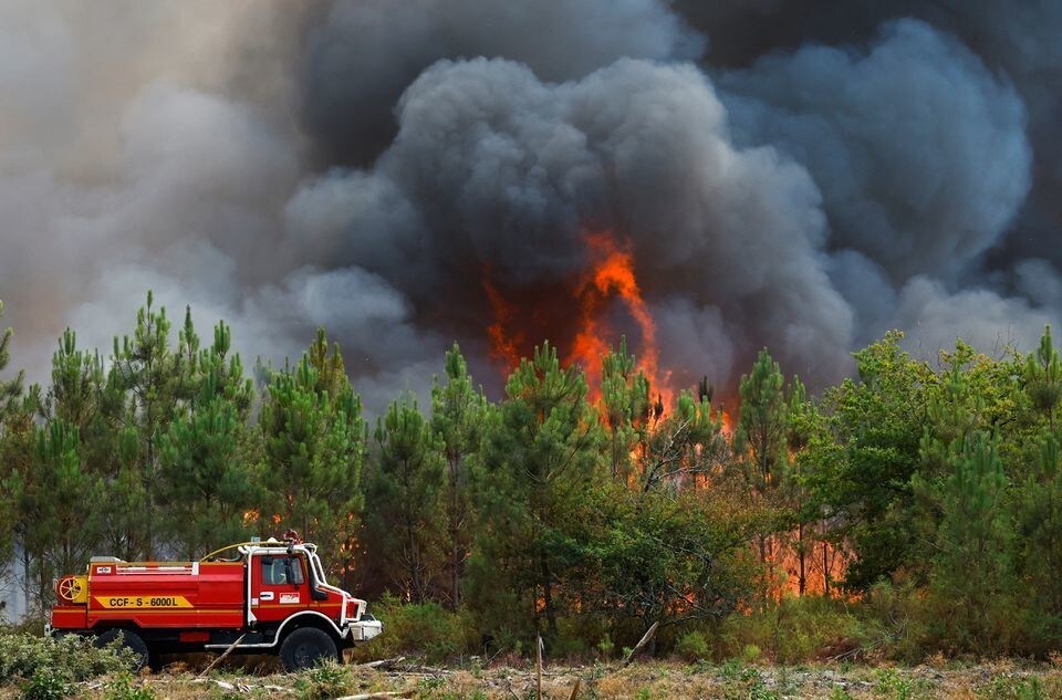 firefighting truck burning forest fires wildfires France