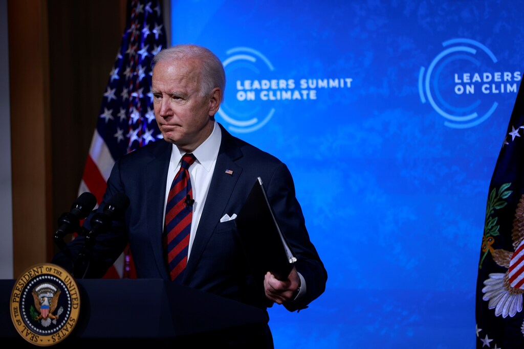 U.S. President Joe Biden participates in a virtual Climate Summit with world leaders in the East Room at the White House in Washington, U.S., April 22, 2021. REUTERS/Tom Brenner - RC201N9LID7Y