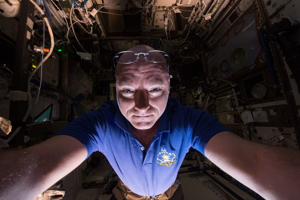 NASA astronaut Scott Kelly on the International Space Station as he prepares a scientific experiment on June 16, 2015. REUTERS/NASA/Scott Kelly/Handout ATTENTION EDITORS - FOR EDITORIAL USE ONLY. NOT FOR SALE FOR MARKETING OR ADVERTISING CAMPAIGNS. THIS PICTURE WAS PROVIDED BY A THIRD PARTY. REUTERS IS UNABLE TO INDEPENDENTLY VERIFY THE AUTHENTICITY, CONTENT, LOCATION OR DATE OF THIS IMAGE. THIS PICTURE IS DISTRIBUTED EXACTLY AS RECEIVED BY REUTERS, AS A SERVICE TO CLIENTS - TM3EC311KQC01
