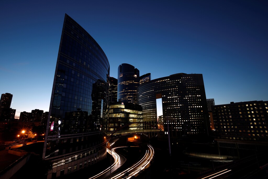 The financial and business district of La Defense is seen near Paris, France, September 22, 2017. REUTERS/Benoit Tessier - RC1E3BB01210
