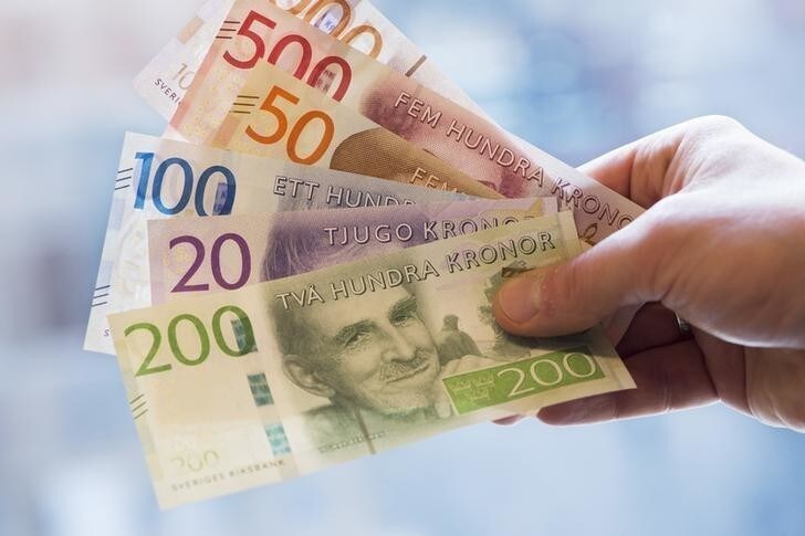 New Swedish Krona banknotes are seen in this picture taken September 14, 2015. Sweden will introduce new 20, 50, 200 and 1,000 krona banknotes on October 1, 2015, and new 100 and 500 krona banknotes in 2016. New coins will also be introduced in 2016. Picture taken September 14. REUTERS/Fredrik Sandberg/TT News Agency ATTENTION EDITORS - THIS IMAGE WAS PROVIDED BY A THIRD PARTY. IT IS DISTRIBUTED EXACTLY AS RECEIVED BY REUTERS, AS A SERVICE TO CLIENTS. FOR EDITORIAL USE ONLY. NOT FOR SALE FOR MARKETING OR ADVERTISING CAMPAIGNS. SWEDEN OUT. NO COMMERCIAL OR EDITORIAL SALES IN SWEDEN. NO COMMERCIAL SALES.