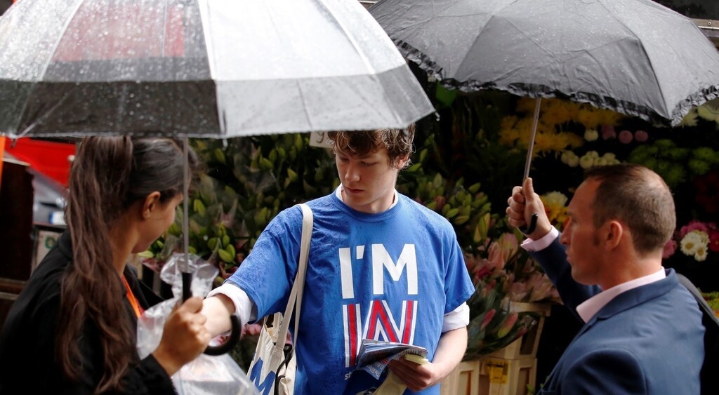 Student George Smith, a supporter of "Britain Stronger IN Europe", campaigns in the lead up to the Brexit
