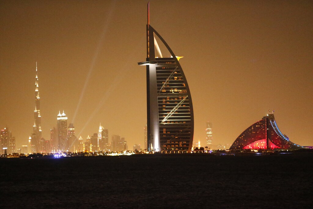 A general view shows Dubai's cityscape September 24, 2013. Dubai's government is working on new rules to protect its real estate market and prevent any excessive rise of property prices that could end in a crash, a senior official said on Tuesday. REUTERS/Ahmed Jadallah (UNITED ARAB EMIRATES - Tags: REAL ESTATE BUSINESS CITYSCAPE) - RTX13Y0C