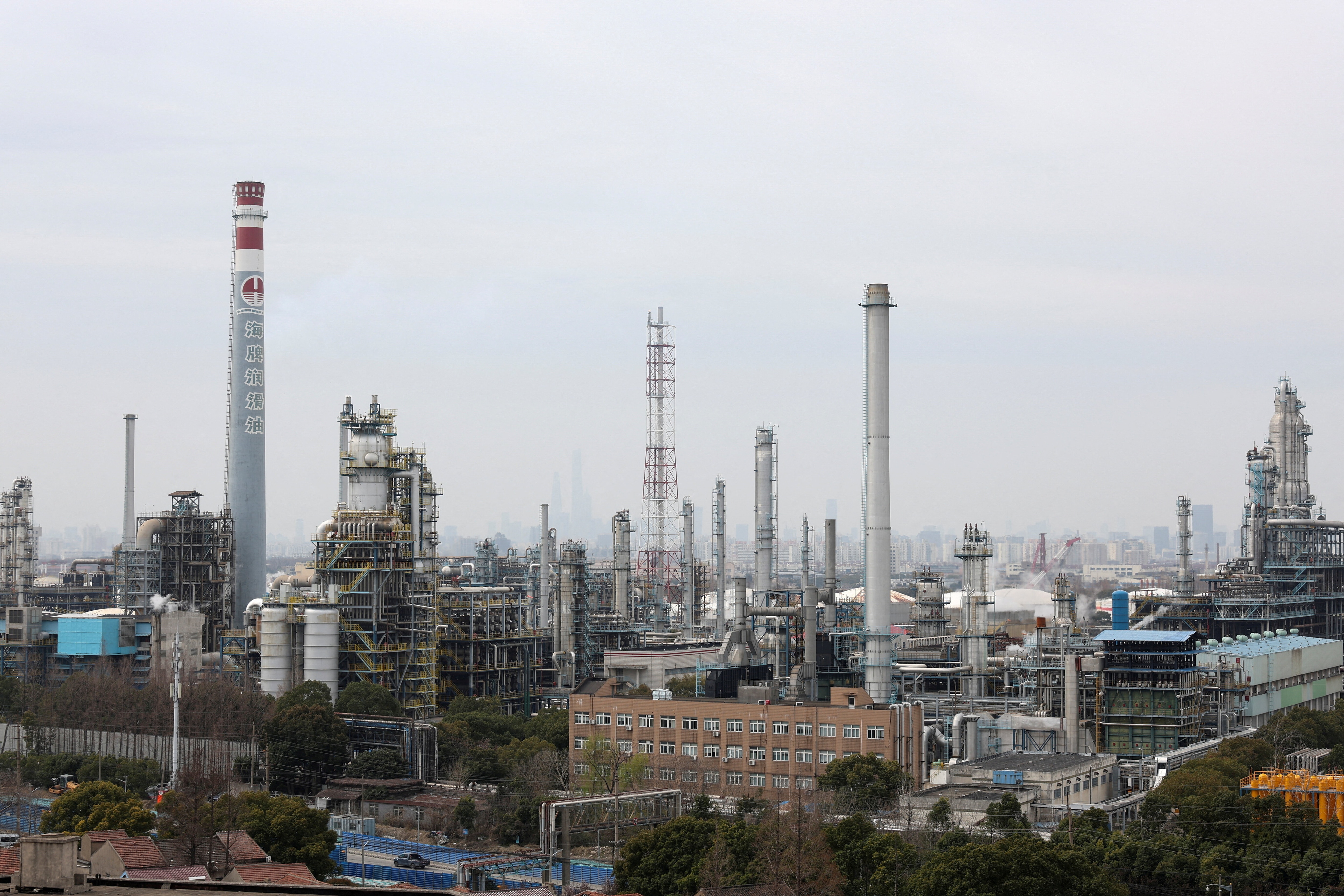 FILE PHOTO: Facilities of a Sinopec plant in Shanghai, China, March 26, 2026.  REUTERS/Go Nakamura/File Photo
