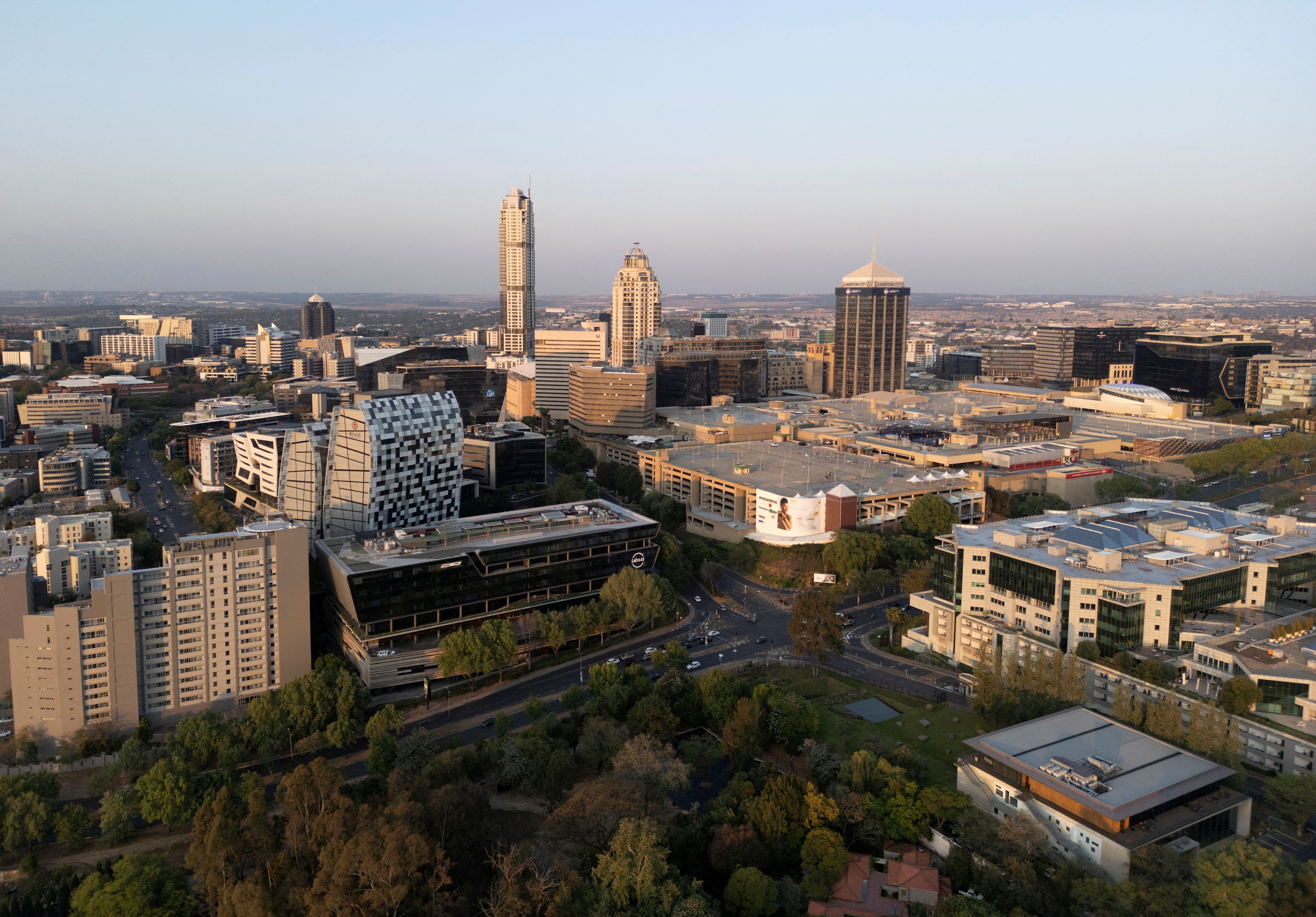 Lessons learned and shared challenges: Decarbonizing power in South Africa and Germany